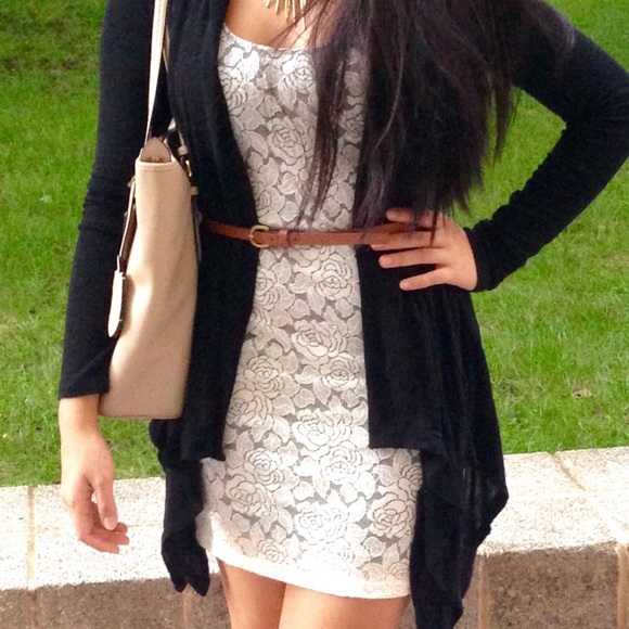 Fitted white lace dress - Picture 4 of 4